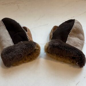 Sheepskin Fur-Lined Mittens- Brown & Tan